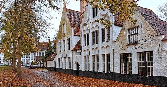 When was the beginage built in Bruges